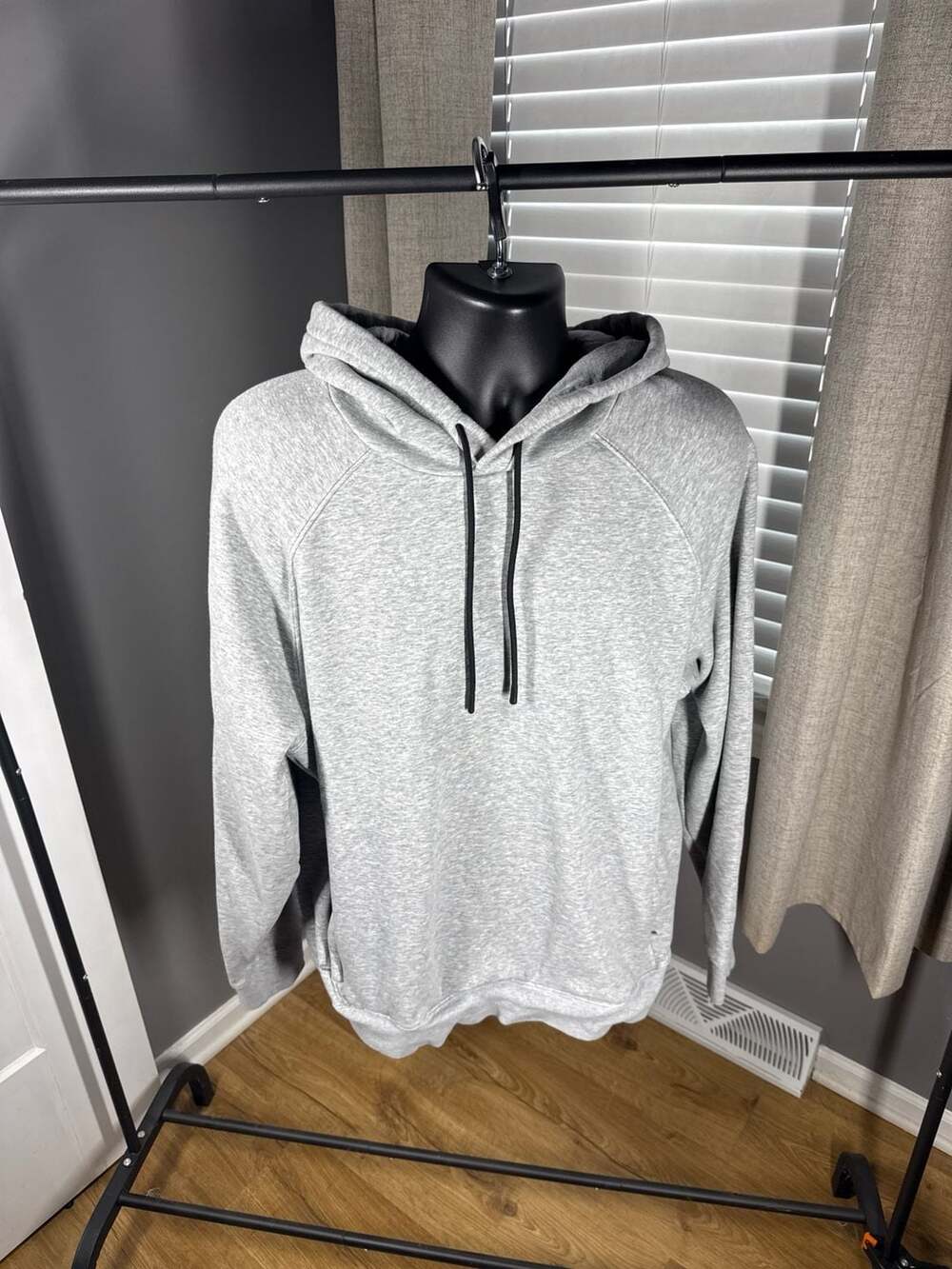 Fabletics Men's The Lightweight Go-To Hoodie in Heather Grey Size XL